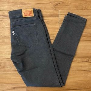 Levi’s 711 Skinny Jeans - size 28